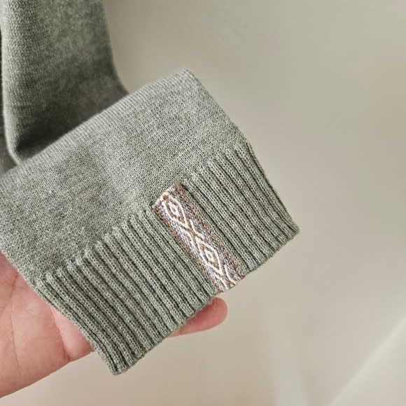 Paka Ultralight Crew Neck Sweater Sz L Lichen Green Pullover - Picture 8 of 11